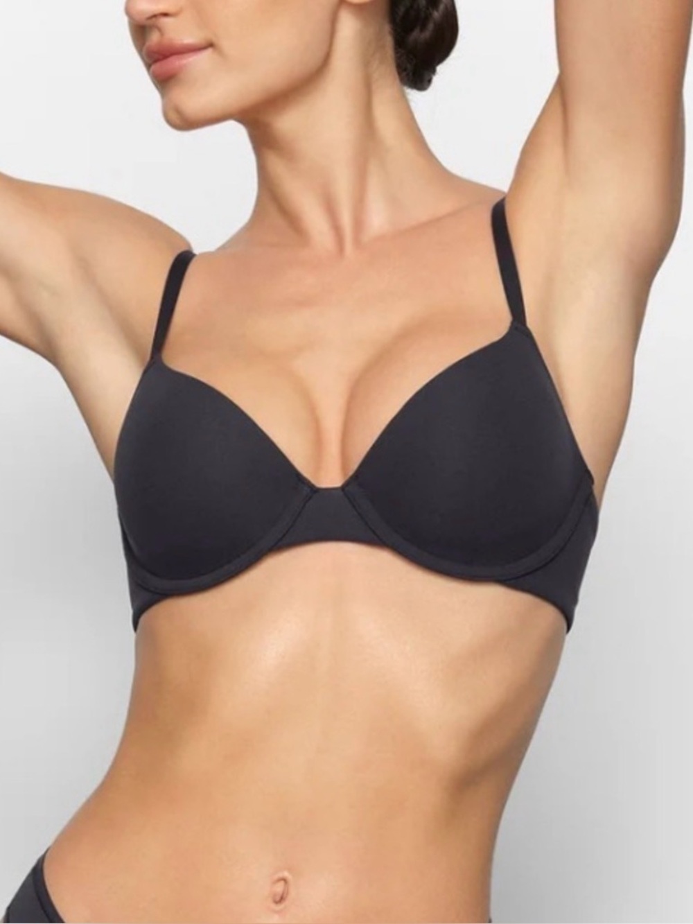SKIMS Black Contour Underwire Bra